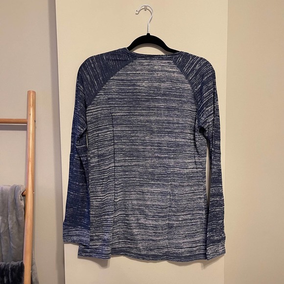 Majestic Fan Fashion New England Patriots Burnout Raglan Sleeve Top Size Large - Picture 8 of 8